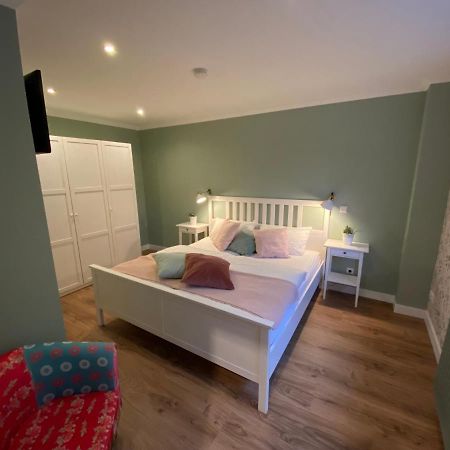 Bed N Riesling Apartamento Forst an der Weinstrasse Exterior foto